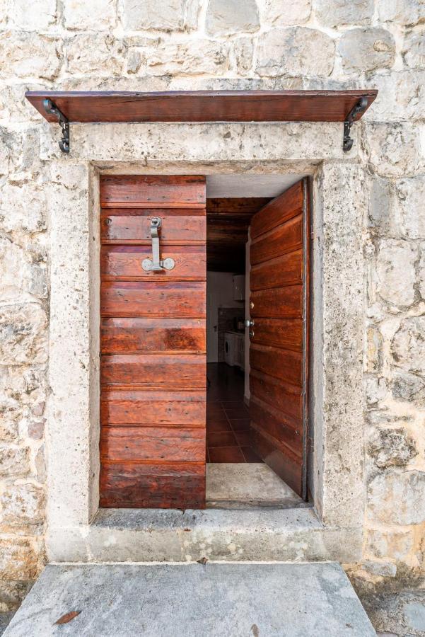 Charming Bohemian House In Perast Villa Dış mekan fotoğraf