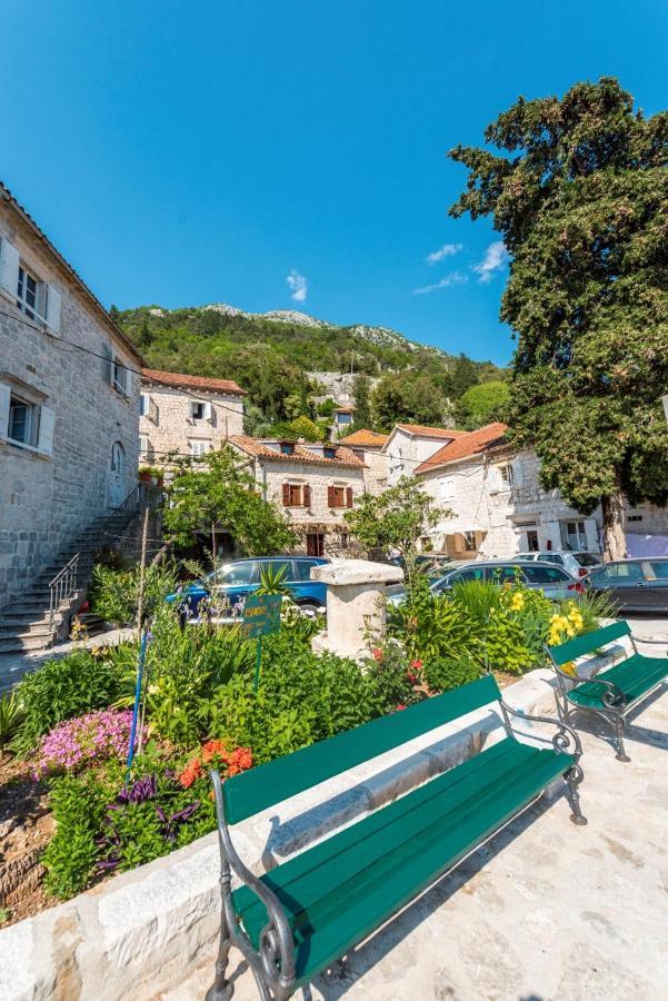 Charming Bohemian House In Perast Villa Dış mekan fotoğraf