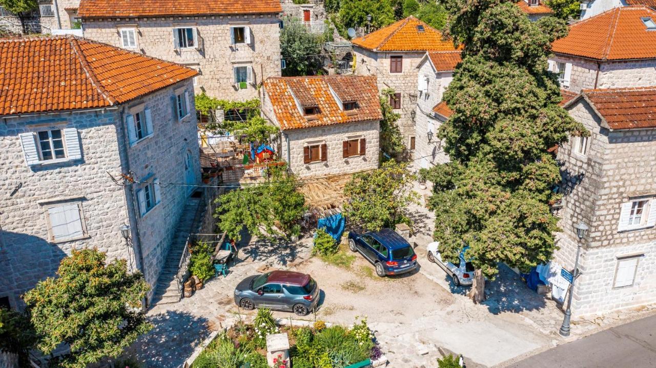 Charming Bohemian House In Perast Villa Dış mekan fotoğraf